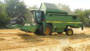 combină de recoltat cereale John Deere 2266 E