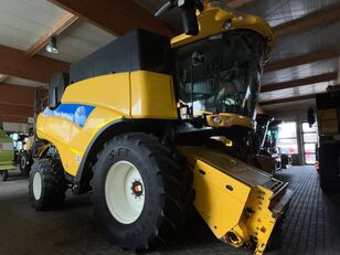 combină de recoltat cereale New Holland CR9070