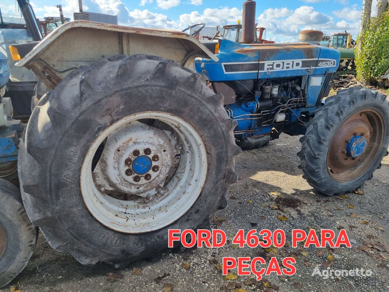 tractor cu roţi Ford 4630DT în bucăți