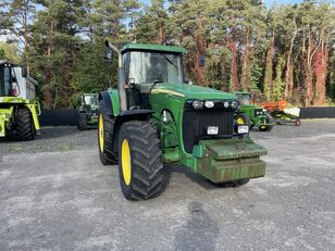 tractor cu roţi John Deere 8220